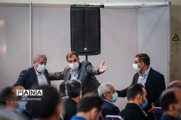 آیین بهره برداری از ۱۰۰ دستگاه اتوبوس و مینی بوس جدید در ناوگان حمل و‌نقل تهران