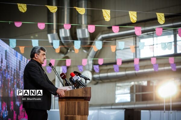 آیین بهره برداری از ۱۰۰ دستگاه اتوبوس و مینی بوس جدید در ناوگان حمل و‌نقل تهران