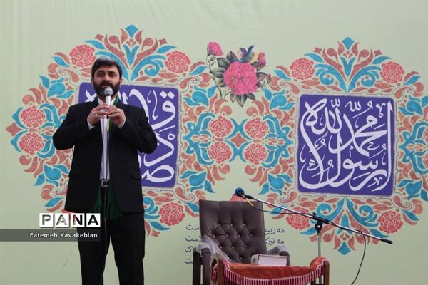 جشن ولادت رسول مهربانی ها در حوزه علمیه حضرت نرجس (س) ساری