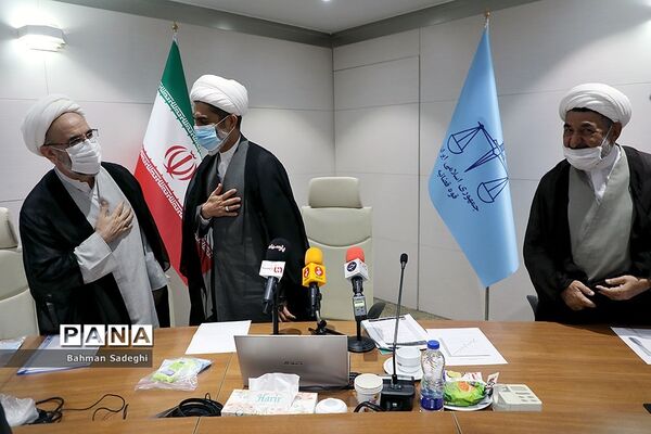 نشست خبری رِئیس مرکز توسعه شوراهای حل اختلاف و معاون قوه قضاییه