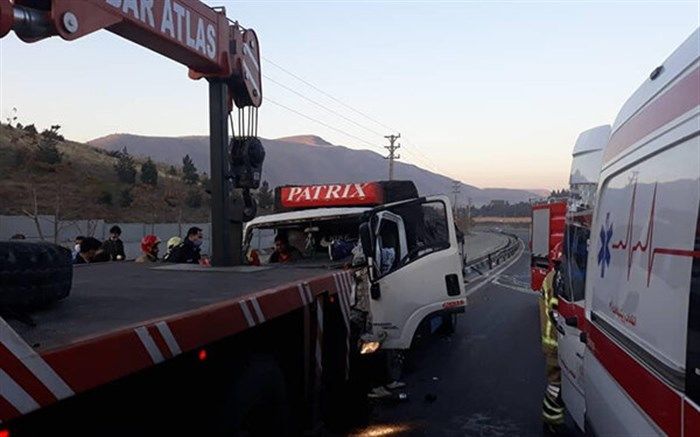 واژگونی اتوبوس در آزادراه کرج - قزوین؛ ۱۴ مصدوم و یک فوتی