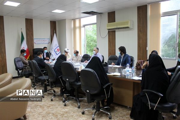 نشست هیات اندیشه‌ورز نماز مدارس استان بوشهر