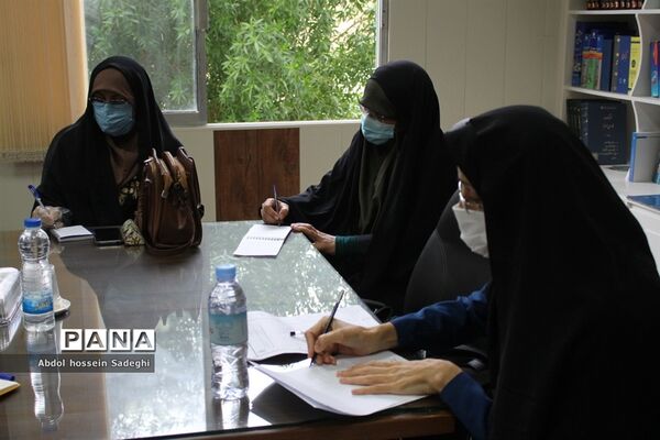 نشست هیات اندیشه‌ورز نماز مدارس استان بوشهر