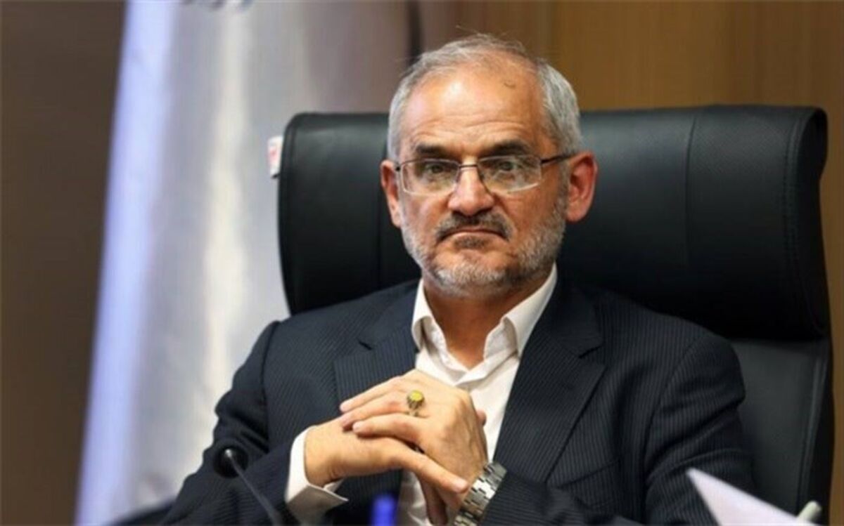 باید عوامل مخاطره‌آمیزی که سلامت روانی _ اجتماعی دانش‌آموزان را تهدید می‌کند، بشناسیم