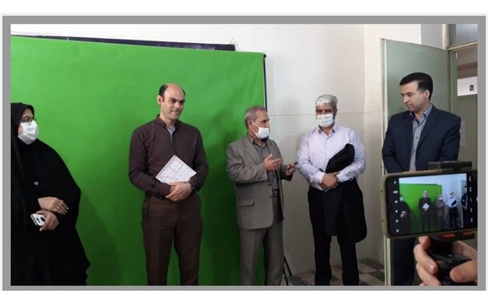 تهیه و تولید محتواهای آموزشی معلمان ابتدایی منطقه ورامین در برنامه آموزشی شاد