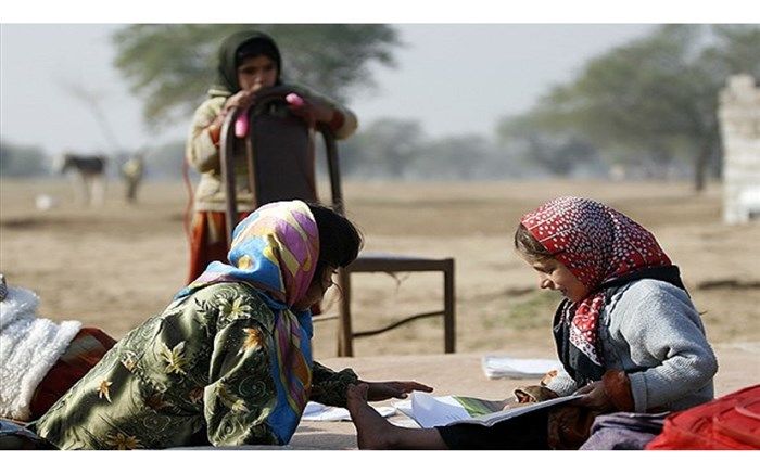 تامین 388  گوشی هوشمند برای دانش‌آموزان نیازمند استان تهران