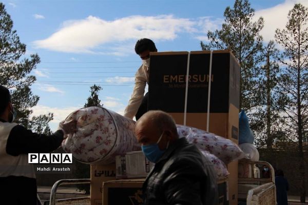 دستان مهر ورز گل لبخند رابرلبان زوج های خوسفی آورد