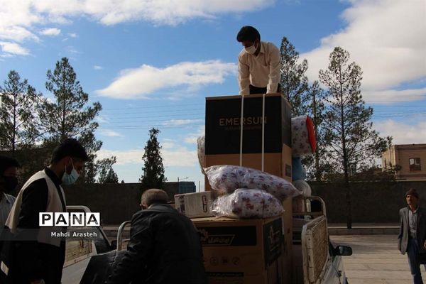 دستان مهر ورز گل لبخند رابرلبان زوج های خوسفی آورد