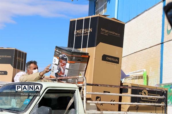 دستان مهر ورز گل لبخند رابرلبان زوج های خوسفی آورد