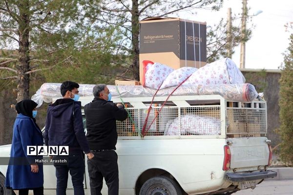 دستان مهر ورز گل لبخند رابرلبان زوج های خوسفی آورد