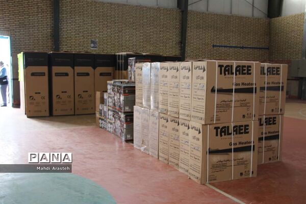 دستان مهر ورز گل لبخند رابرلبان زوج های خوسفی آورد