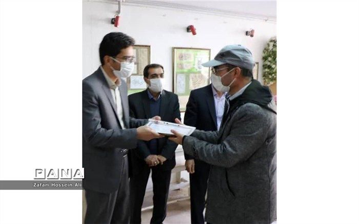 تجلیل از برگزیدگان فرهنگی دومین جشنواره استانی خط تحریری در شیروان