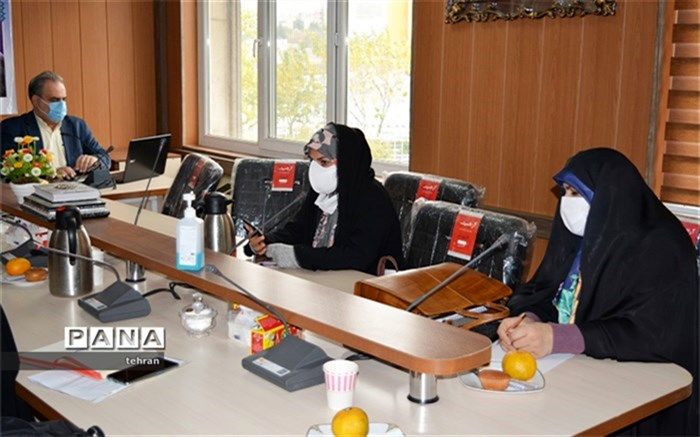 جلسه مدیران مدارس متوسطه دوره دوم دخترانه در منطقه ۲