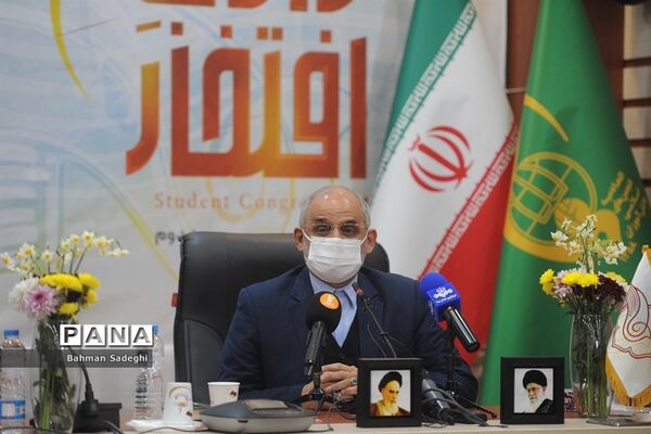 سیزدهمین کنگره اتحادیه انجمن‌های اسلامی دانش‌آموزان