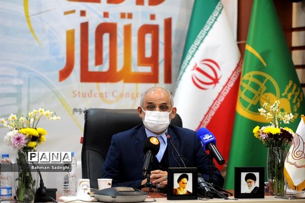 سیزدهمین کنگره اتحادیه انجمن‌های اسلامی دانش‌آموزان