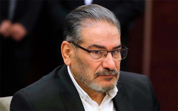 شمخانی: دست توانمند مدافعان امنیت گلوی هر متجاوزی را خواهد فشرد