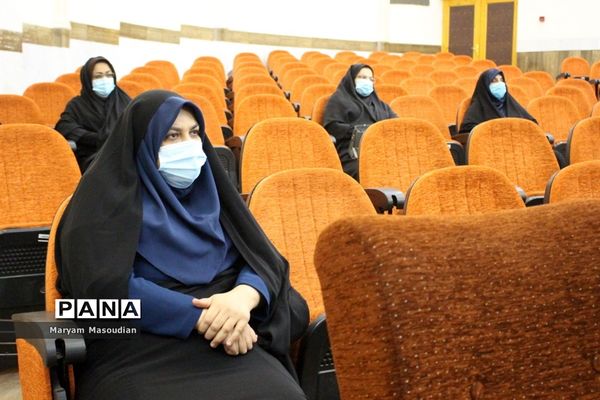 مراسم تجلیل از همکاران اداری حوزه معاونت پرورشی و تربیت بدنی آموزش و پرورش شهرستان بوشهر