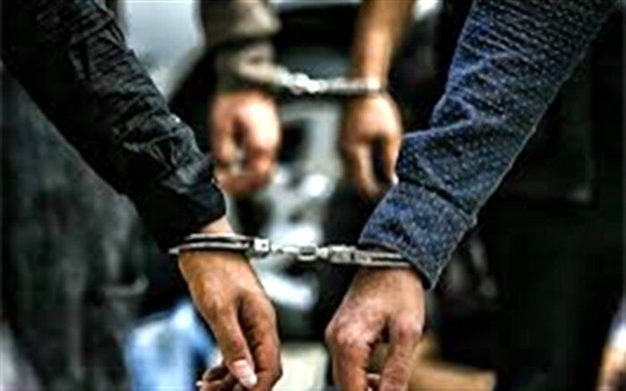 دستگیری ۲ سارق ۱۰۰ فقره موبایل قاپی در تهران