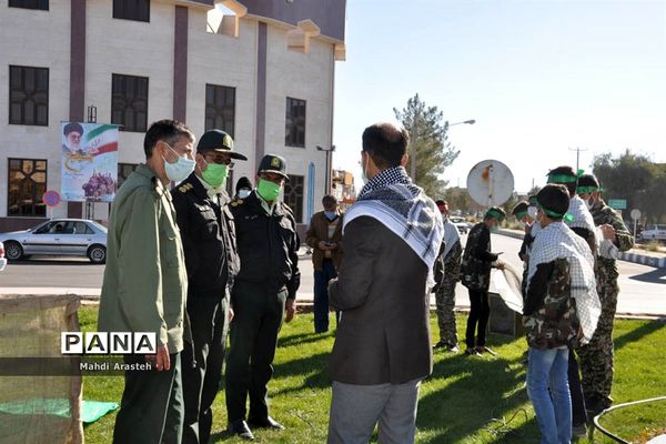 اجرا خیابانی گروه سرودعاشقان ولایت به مناسبت هفته بسیج درشهرستان خوسف