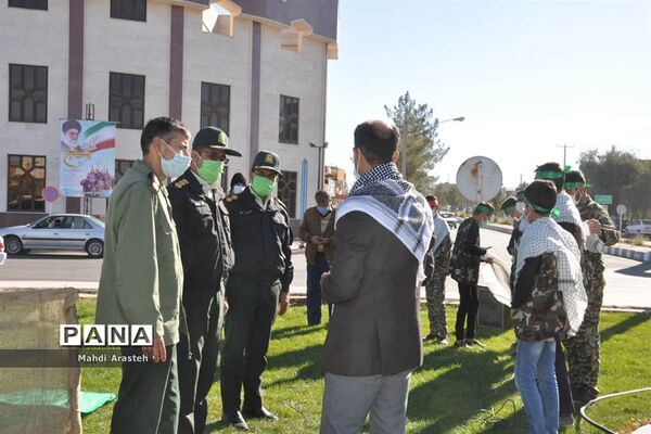 اجرا خیابانی گروه سرودعاشقان ولایت به مناسبت هفته بسیج درشهرستان خوسف