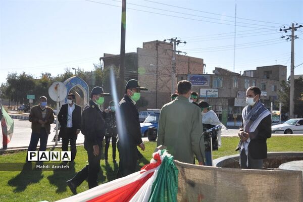 اجرا خیابانی گروه سرودعاشقان ولایت به مناسبت هفته بسیج درشهرستان خوسف