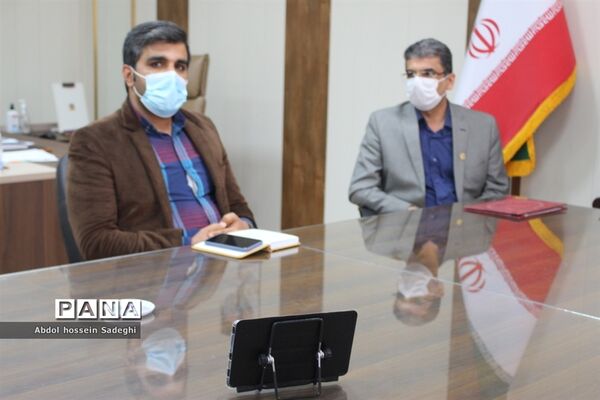 تجلیل از معلم نیک اندیش بردخونی توسط معاون پرورشی و فرهنگی استان بوشهر