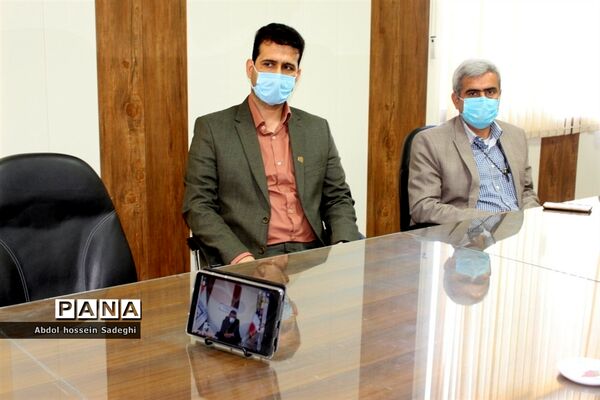 تجلیل از معلم نیک اندیش بردخونی توسط معاون پرورشی و فرهنگی استان بوشهر