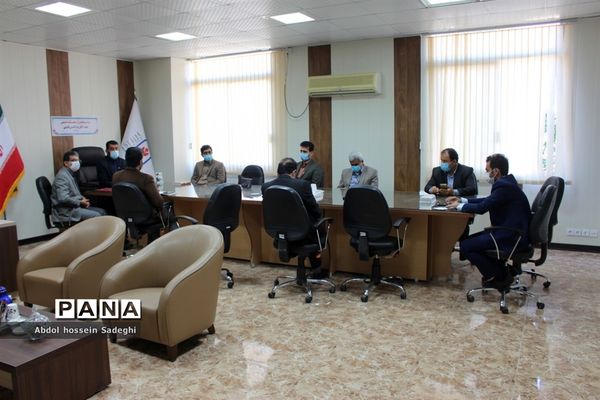 تجلیل از معلم نیک اندیش بردخونی توسط معاون پرورشی و فرهنگی استان بوشهر