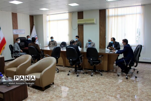 تجلیل از معلم نیک اندیش بردخونی توسط معاون پرورشی و فرهنگی استان بوشهر
