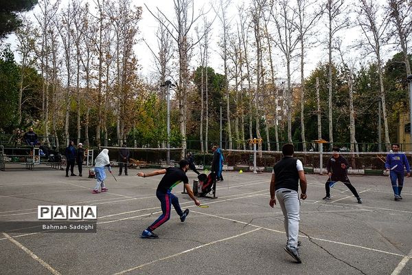 ورزش در پارک زیر سایه کرونا