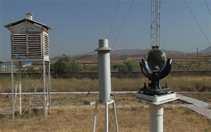 هواشناسان بدون تعطیلی در سنگر خدمت حضور دارند