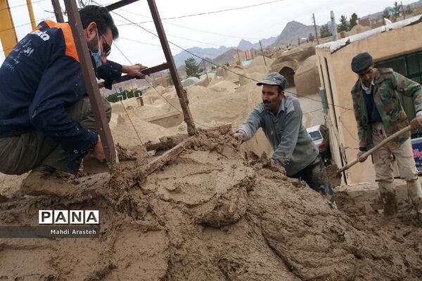 بام اندود کردن مسجد دریک اقدام جهادی
