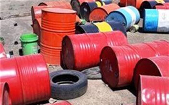 کشف انبار احتکار روغن موتور در جنوب تهران