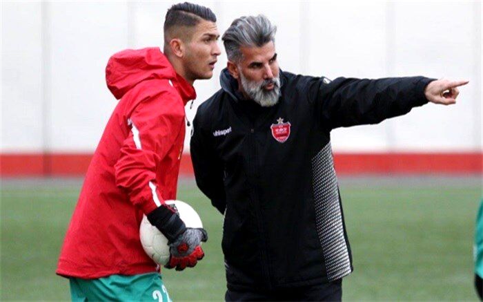 پرسپولیس با مربی‌هایش تمدید کرد