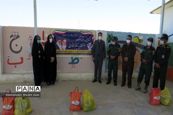 توزیع بسته‌های معیشتی در چابهار