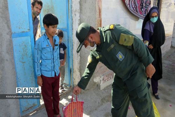 توزیع بسته‌های معیشتی در چابهار