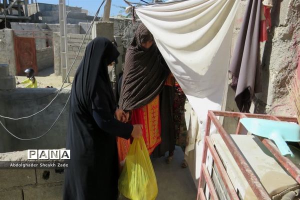 توزیع بسته‌های معیشتی در چابهار