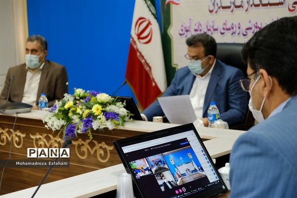 نشست استاندارمازندران با اعضای تشکل‌های‌ سازمان دانش‌آموزی