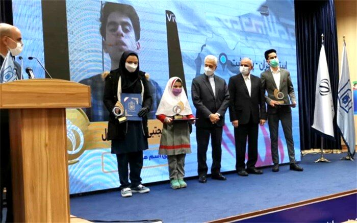 تقدیر از دو دانش آموز پژوهشگر برتر شهرستان‌های استان تهران  توسط وزیر آموزش و پرورش
