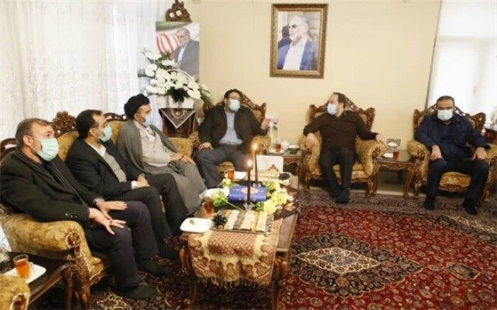 دیدار فرزندان شهدای شاخص انقلاب و دفاع مقدس با خانواده شهید فخری‌زاده