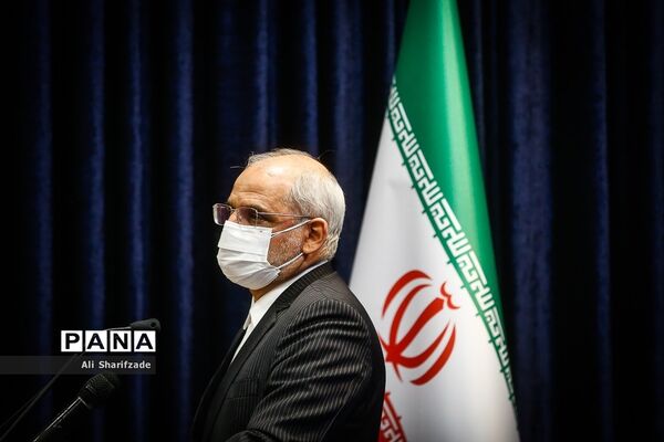 آیین تجلیل از دانش‌آموزان پژوهشگر و فناوران برگزیده