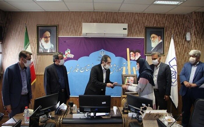 تقدیر از دانش‌آموزان فارسی دارنده رتبه برتر پژوهشی در کشور