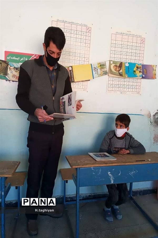 معلمان در سنگر خدمت به دانش‌آموزان محروم