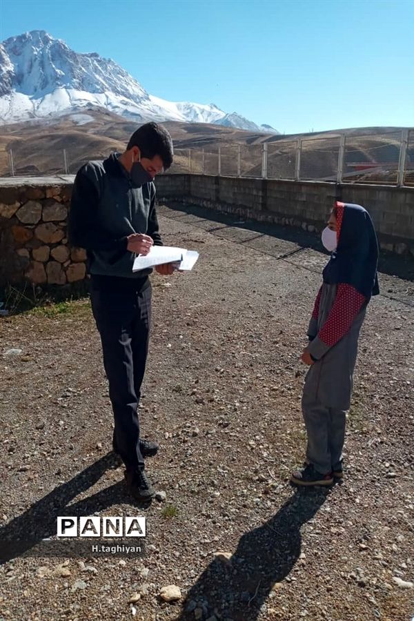 معلمان در سنگر خدمت به دانش‌آموزان محروم