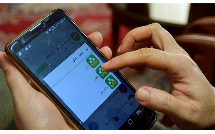 اهدای 1462 گوشی و 861 تبلت به دانش آموزان کم برخوردار شهر تهران