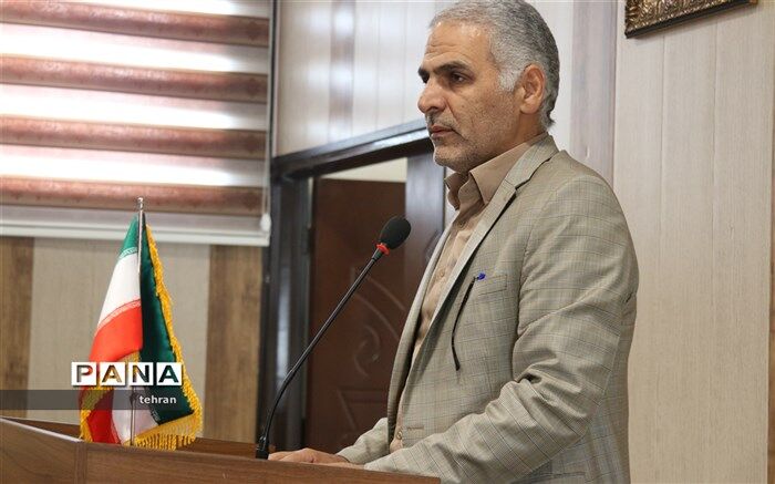 لونی: در کنار آموزش دینی باید فهم دینی به دانش آموزان مان بدهیم