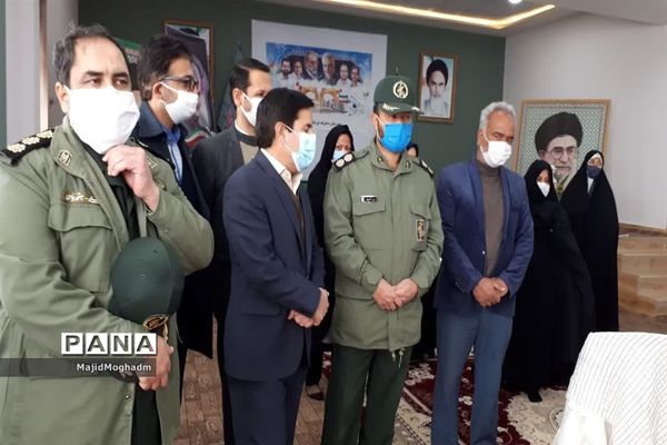 افتتاح دبیرخانه نکوداشت اولین سالگرد شهادت سردار سلیمانی مستقر در دبیرستان فرزانگان