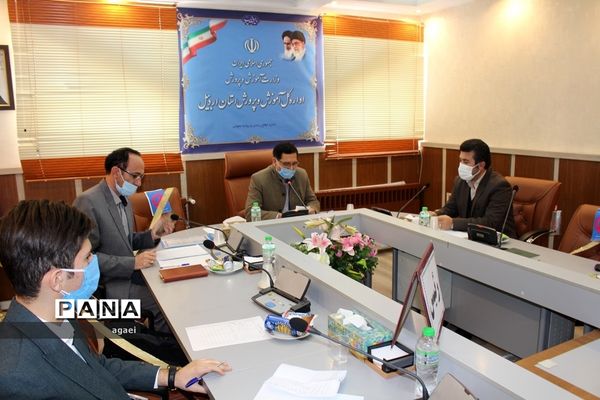 برگزاری اولین نشست هم اندیشی مجلس دانش‌آموزی در حوزه پسران در استان اردبیل