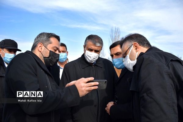 افتتاح مدرسه  و بازدید وزیر راه و شهرسازى از ایستگاه قطار