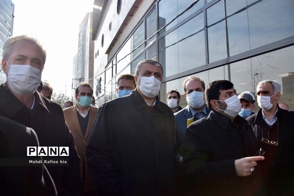 افتتاح مدرسه  و بازدید وزیر راه و شهرسازى از ایستگاه قطار